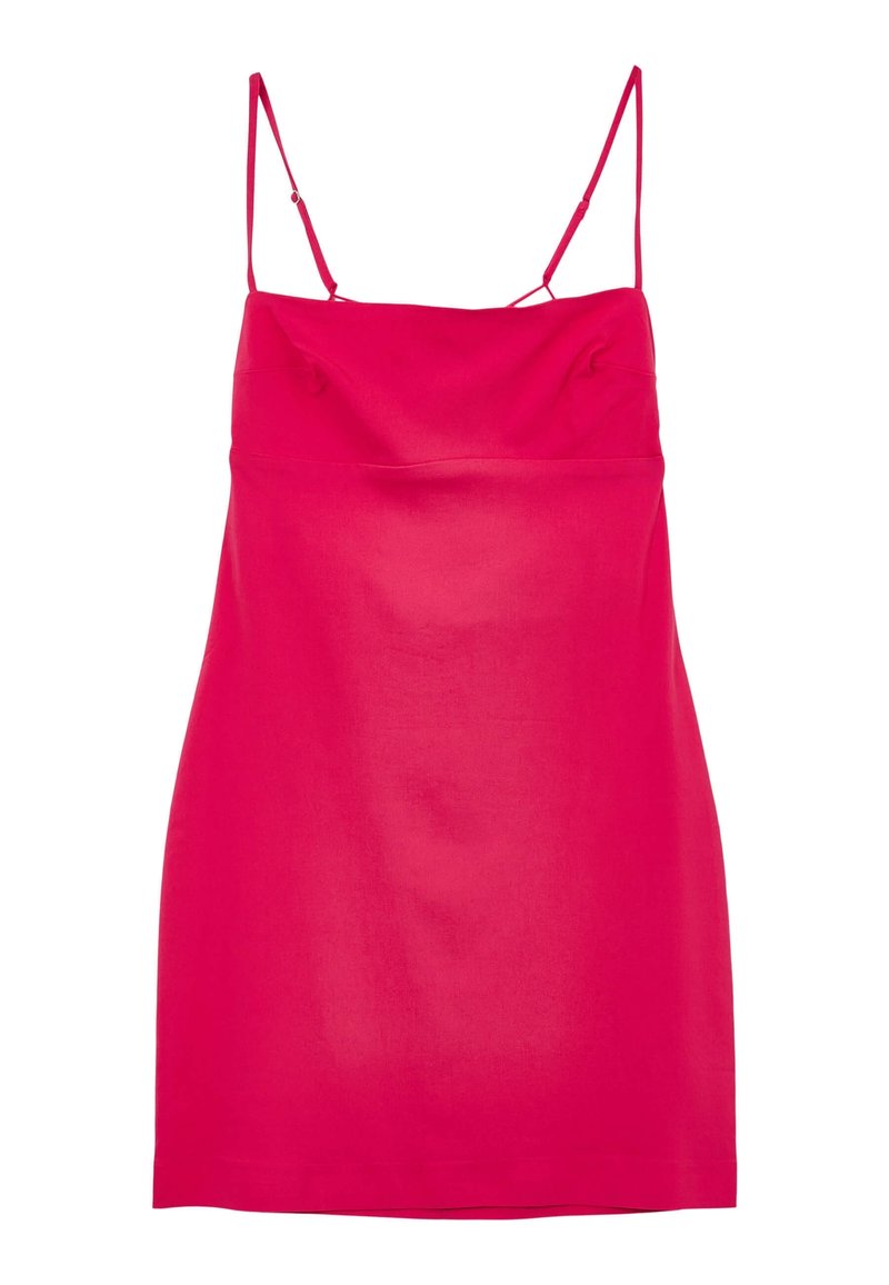 Růžové saténové šaty na ramínka s tenkými nastavitelnými pásky, rovný výstřih a hladká textura. Délka po kolena s volnějším střihem.