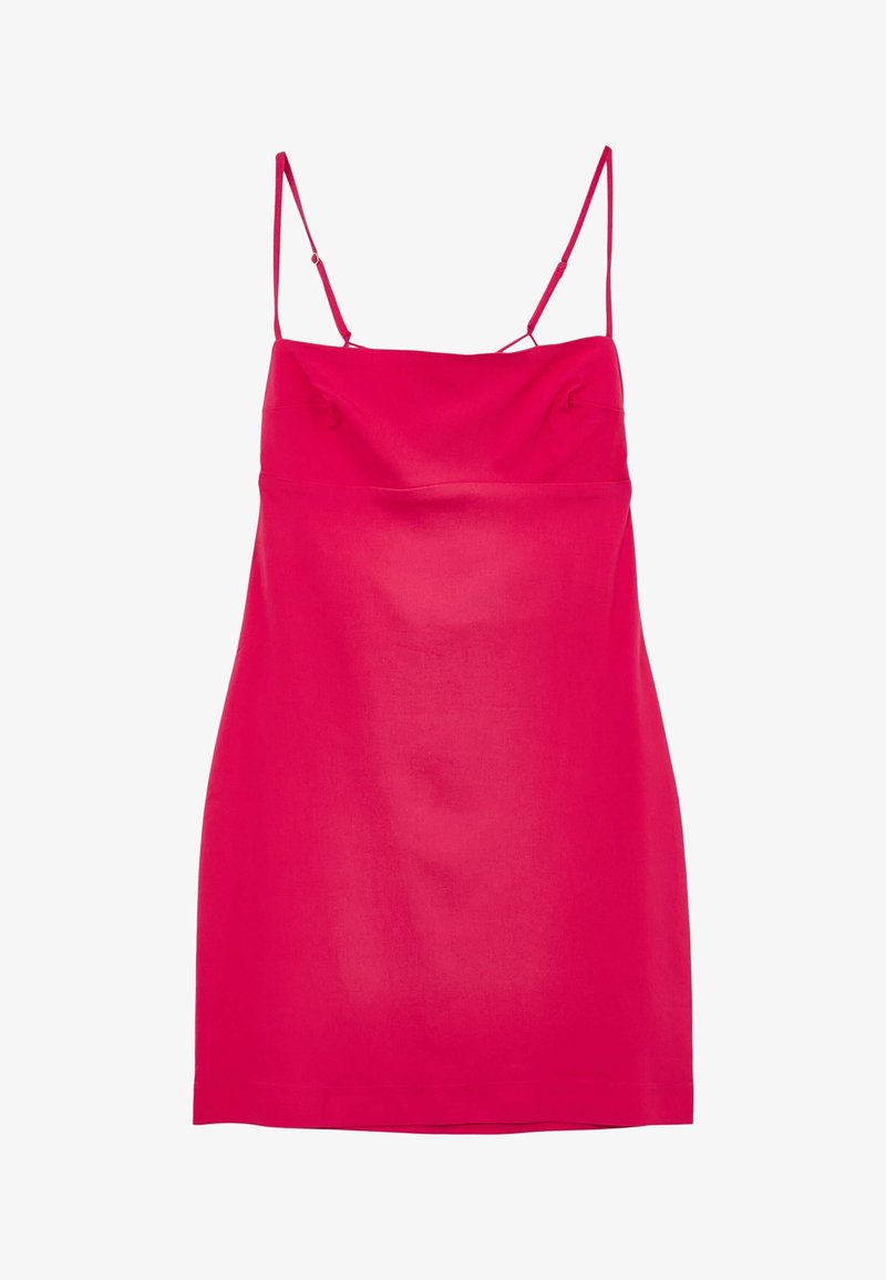 Růžové saténové šaty na ramínka s tenkými nastavitelnými pásky, rovný výstřih a hladká textura. Délka po kolena s volnějším střihem.