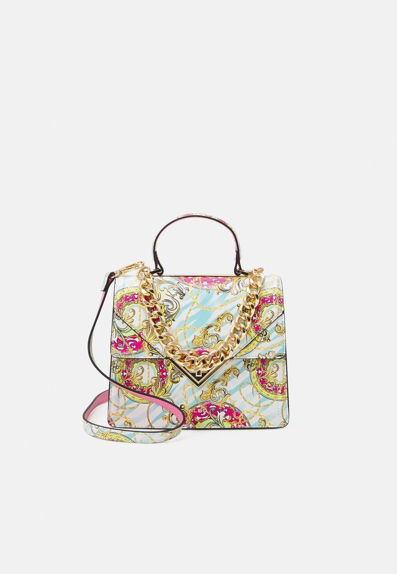 Sac carré avec motif baroque coloré, poignée chaîne dorée, poignée supérieure et bandoulière amovible assortie sur fond blanc.