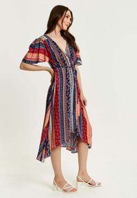 Liquorish PAISLEY PRINT MIDI WRAP  - Day dress - multicoloured