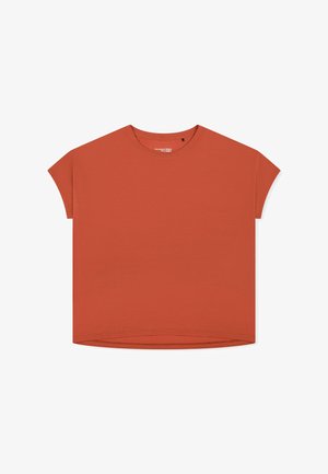 Rostfarbiges, kurzes, kurzärmeliges, tailliertes T-Shirt mit rundem Ausschnitt und leicht abgerundetem Saum auf weißem Hintergrund.