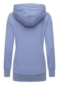 Felpa azzurra con cappuccio, realizzata in materiale morbido. Presenta maniche lunghe e polsini e orlo a costine, con un logo ricamato sul cappuccio.