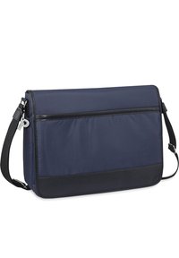 Borsa a tracolla blu con fondo in pelle nera, cinturino regolabile e tasca con zip frontale. Realizzata in tessuto resistente, presenta un design elegante e rettangolare.