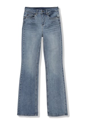 Jeans en denim bleu clair évasés avec une texture lisse, design à cinq poches et coutures contrastées. Se ferme avec un bouton et une fermeture éclair.