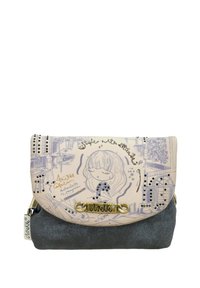Borsa a tracolla con una parte superiore beige chiaro caratterizzata da illustrazioni e decorazioni, fondo grigio testurizzato e accessori in tono oro.