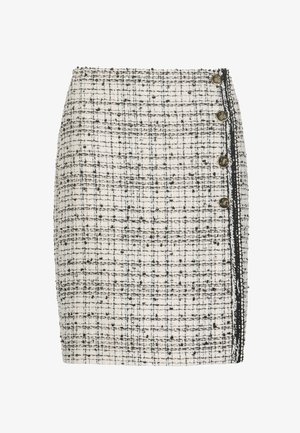 Falda de tweed con un patrón cuadriculado en crema y negro, cierre lateral con botones y un ribete en contraste a lo largo de la apertura.