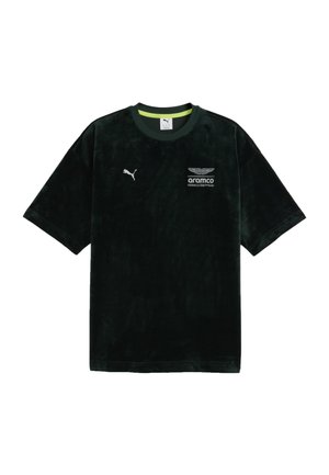 Schwarzes Puma T-Shirt mit kurzen Ärmeln und Rundhalsausschnitt mit Logos des Aston Martin Aramco Formel-1-Teams auf der Brust und limettengrüner Innenseite am Kragen.
