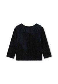 Haut à manches longues bleu marine avec un éclat texturé, un col plissé et une fermeture à boutons au dos. Tissu doux avec des détails subtils en scintillement.