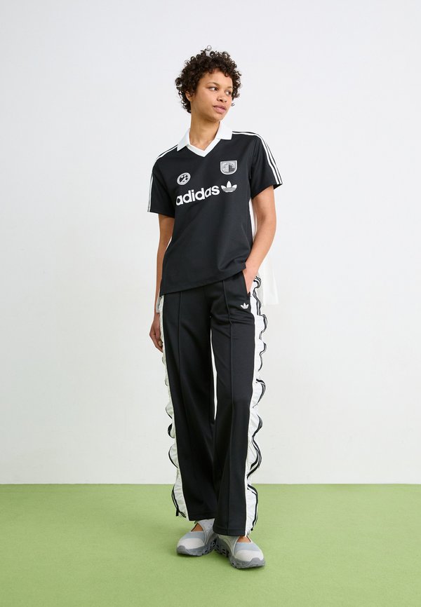 R3CD TRACK PANTS - Tracksuit bottoms4