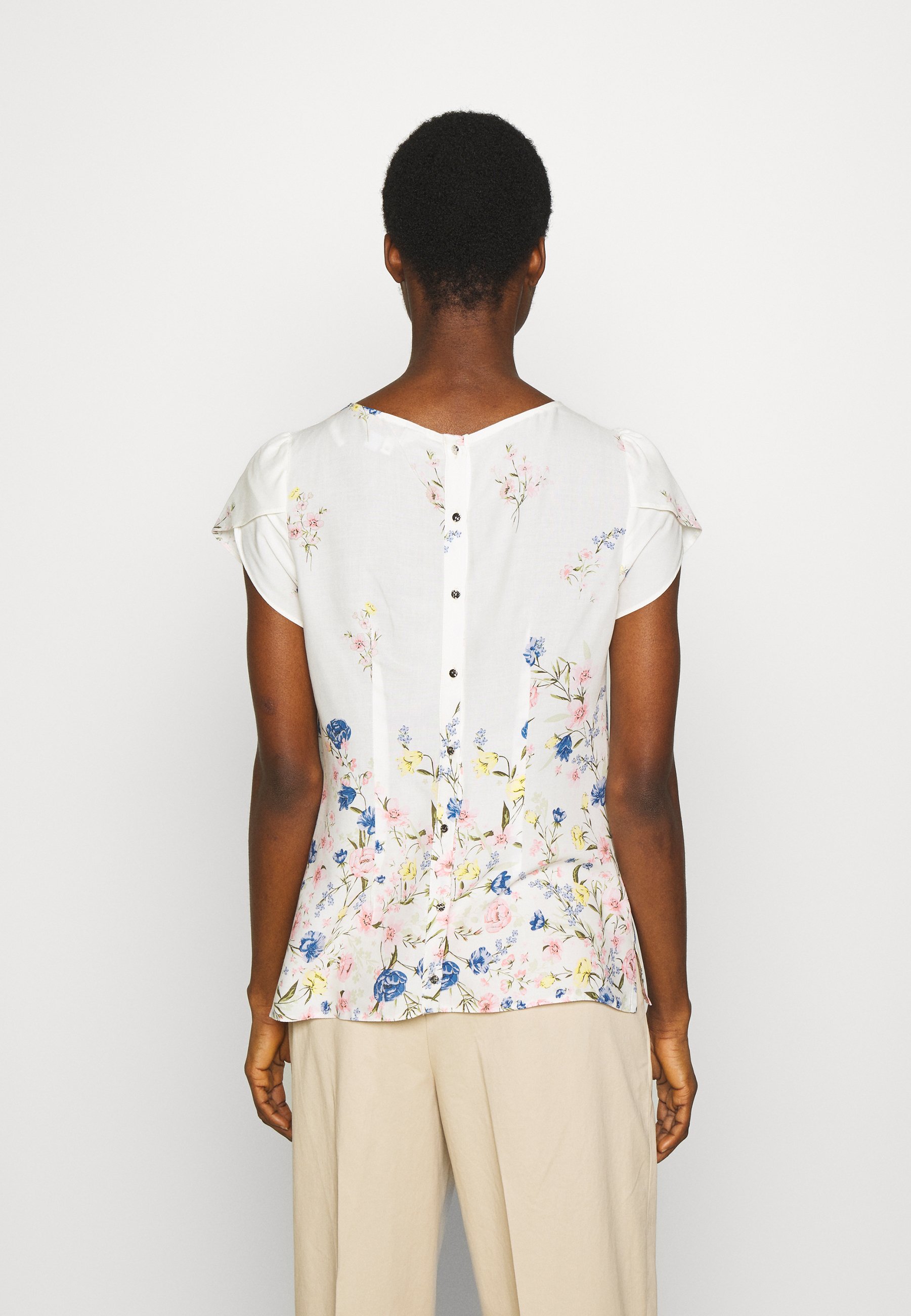 Dorothy Perkins BILLIE AND BLOSSOM FLORAL BOARDER SHELL Dorothy Perkins Petite BILLIE PETITE - Bluser - white