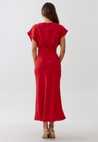 TUSSAH Dnevna obleka - red
