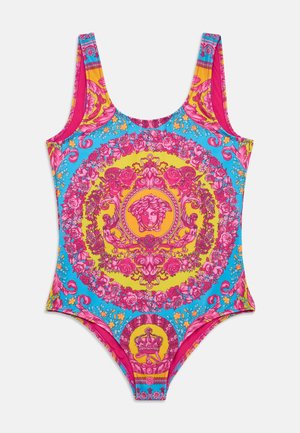 Jednoczęściowy strój kąpielowy z żywym kwiatowym i królewskim wzorem w kolorach różowym, niebieskim i żółtym, z szerokimi ramiączkami i okrągłym dekoltem.