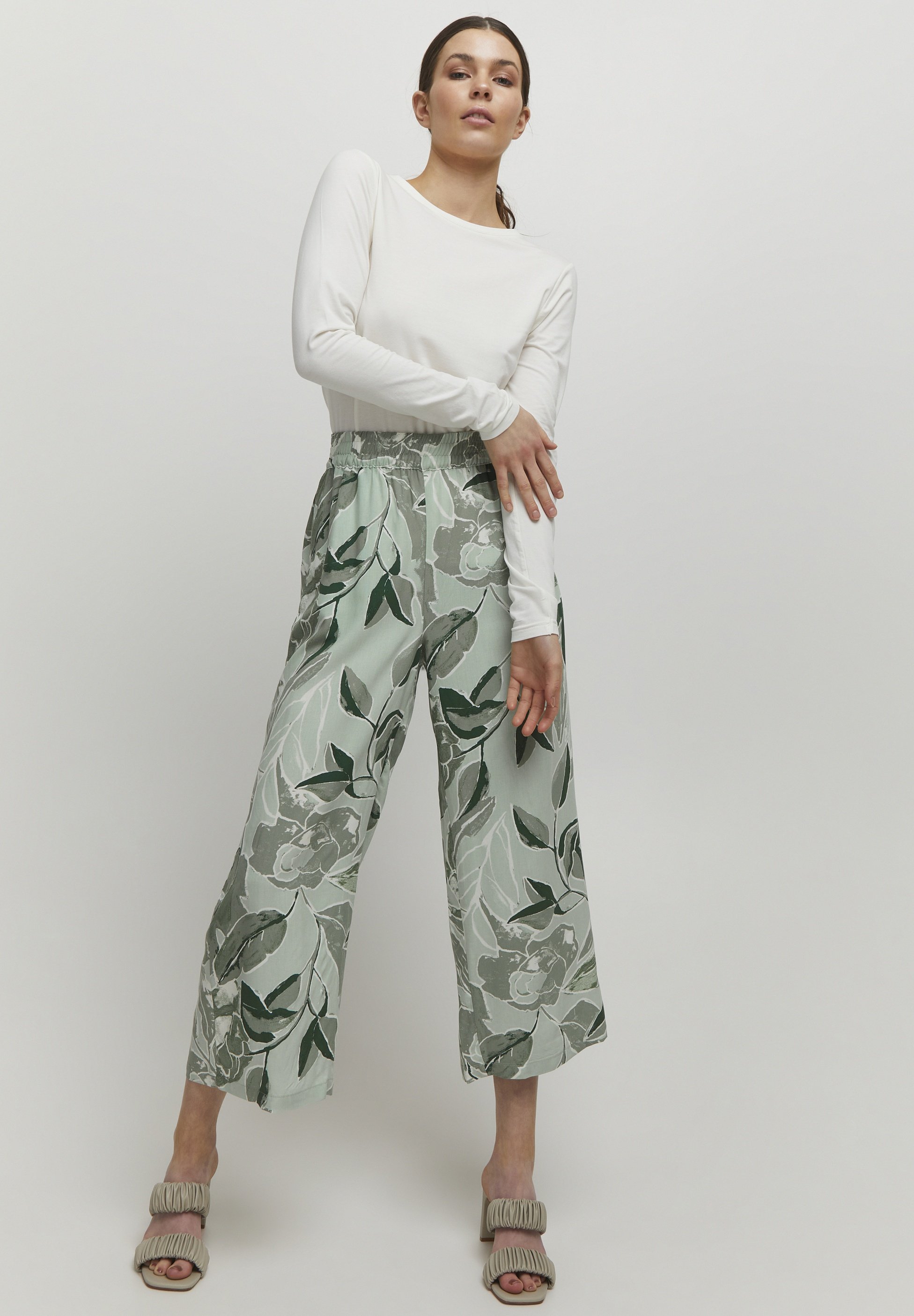 BYMMJOELLA - Trousers - hedge green mix 