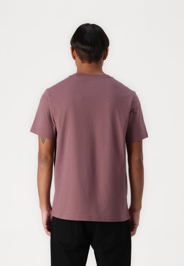 GO TO EMBROIDERED STAR CHEVRON STANDARD FIT UNISEX - Basic T-shirt - bordeaux4