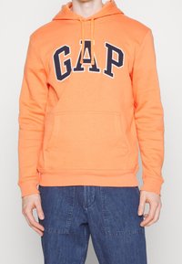 GAP Felpa con cappuccio - orange