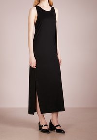 Filippa K Maxiklänning - black