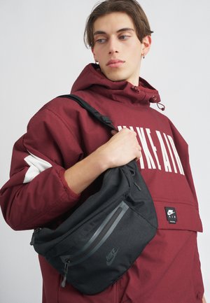 Nike Sportswear FILLED - Viegla jaka - dark team red/white