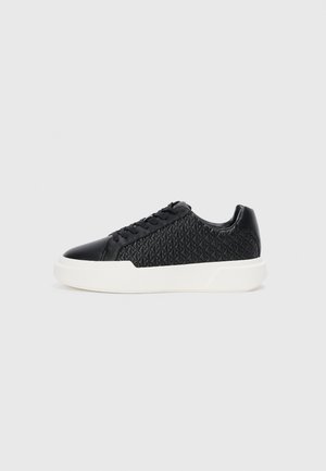 Matalavartiset tennarit - black