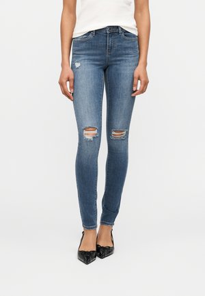 ONLWAUW DESTROY  - Testhezálló fazon - medium blue denim