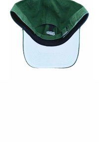 Grüne und weiße Baseballmütze mit gebogenem Schirm, aus Baumwollmaterial, verstellbarem Riemen auf der Rückseite und schwarzem Futter im Inneren der Mütze.