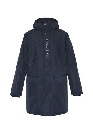 Marineblauer Parka mit Kapuze, ausgestattet mit einem Frontreißverschluss, Druckknöpfen und zwei Seitentaschen. Vertikal auf der Vorderseite steht der Text "POLO SYLT".