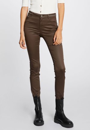 SLIM WITH WET EFFECT - Pantaloni - taupe