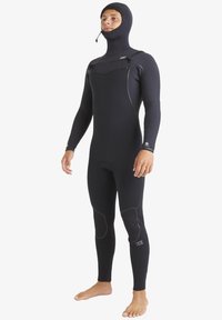 Black wetsuit with a hood, made of flexible neoprene, featuring long sleeves, reinforced knee patches, and a front zipper for ease of wear.