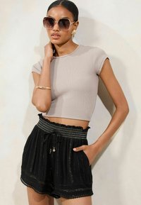 Lipsy PETITE - Šortky - black sparkle