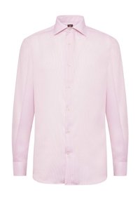 Ljusrosa långärmad herrskjorta med knappslå framtill och klassisk krage, uppställd mot en vit bakgrund.