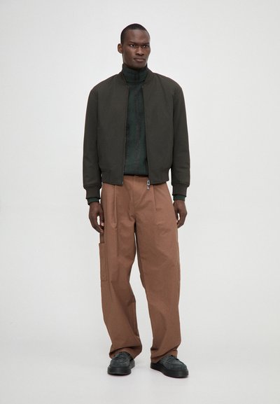 Emporio Armani BLOUSON - Bomberjacka - verde militare