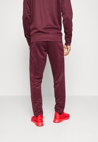 Jack & Jones Performance JCOZPOLY SUIT - Chándal - port royale