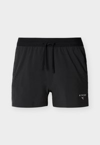 Μαύρο αθλητικό σορτς με ελαστική μέση και κορδόνι, πλαϊνές τσέπες, οπές αερισμού και λευκό λογότυπο HYROX Puma στο δεξί πόδι.