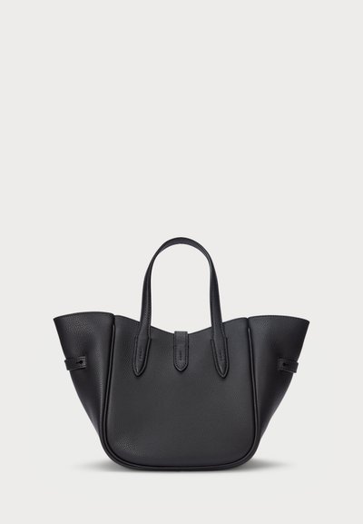 Borsa tote in pelle nera con una forma strutturata, due manici superiori e una texture sottile. Presenta accenti laterali e un design essenziale.