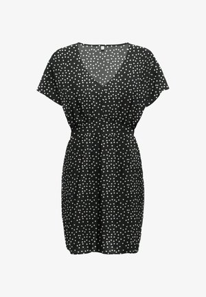 Robe noire à manches courtes et encolure en V, avec des pois blancs, taille cintrée et ourlet à la longueur du genou.