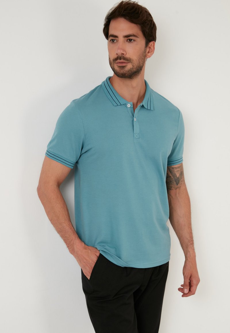 Buratti SLIM FIT - Polokošeľa - light blue