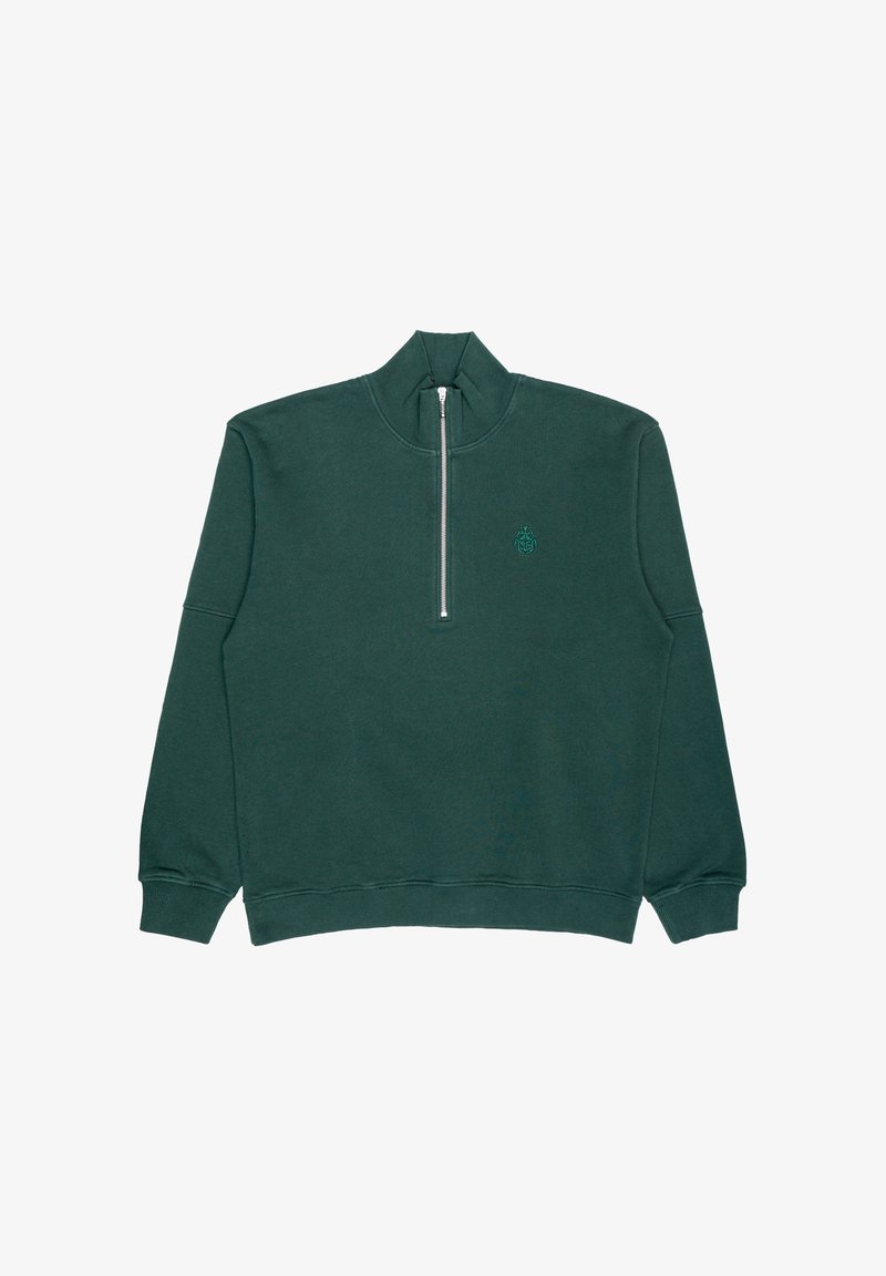 Felpa verde scuro con colletto alto, zip frontale a metà e logo ricamato. Realizzata in tessuto morbido e testurizzato con polsini e fondo a coste.