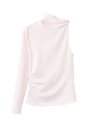 Hellrosa, langärmeliges Oberteil mit Wasserfallausschnitt, mit drapiertem Design und asymmetrischer Ein-Schulter-Silhouette. Glatte, weiche Stofftextur.