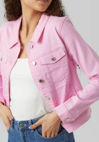 Vero Moda Chaqueta vaquera - pink