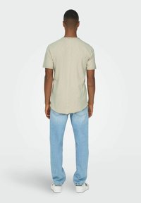 Only & Sons ONSBENNE LIFE TEE - Camiseta básica - light grey