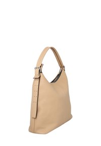 Beige læder skuldertaske med struktureret overflade, en enkelt rem og sølvhardware. Har en lynlåslukning i toppen og en glat, rund form.