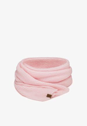 Neulehuivi pehmeässä vaaleanpunaisessa, jossa on ribbitekstuuri. Se on kierretty ja siinä on merkki, joka osoittaa brändin.