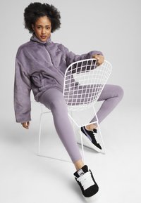 Puma WEICHE - Giacca in pile - pale plum