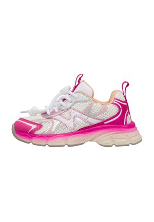 Scarpa da ginnastica atletica bianca e rosa con tessuto in mesh, suola spessa, lacci bianchi con fermaglio e linguetta e tira su sul tallone.