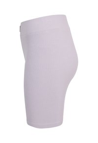 Licht lavendelribbet shorts met een hoge elastische tailleband, een aansluitende pasvorm en een gladde textuur, ontworpen voor comfort en flexibiliteit.