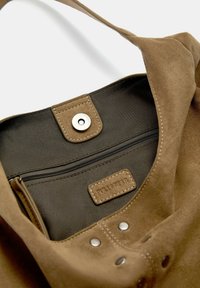Thumbnail Image 2