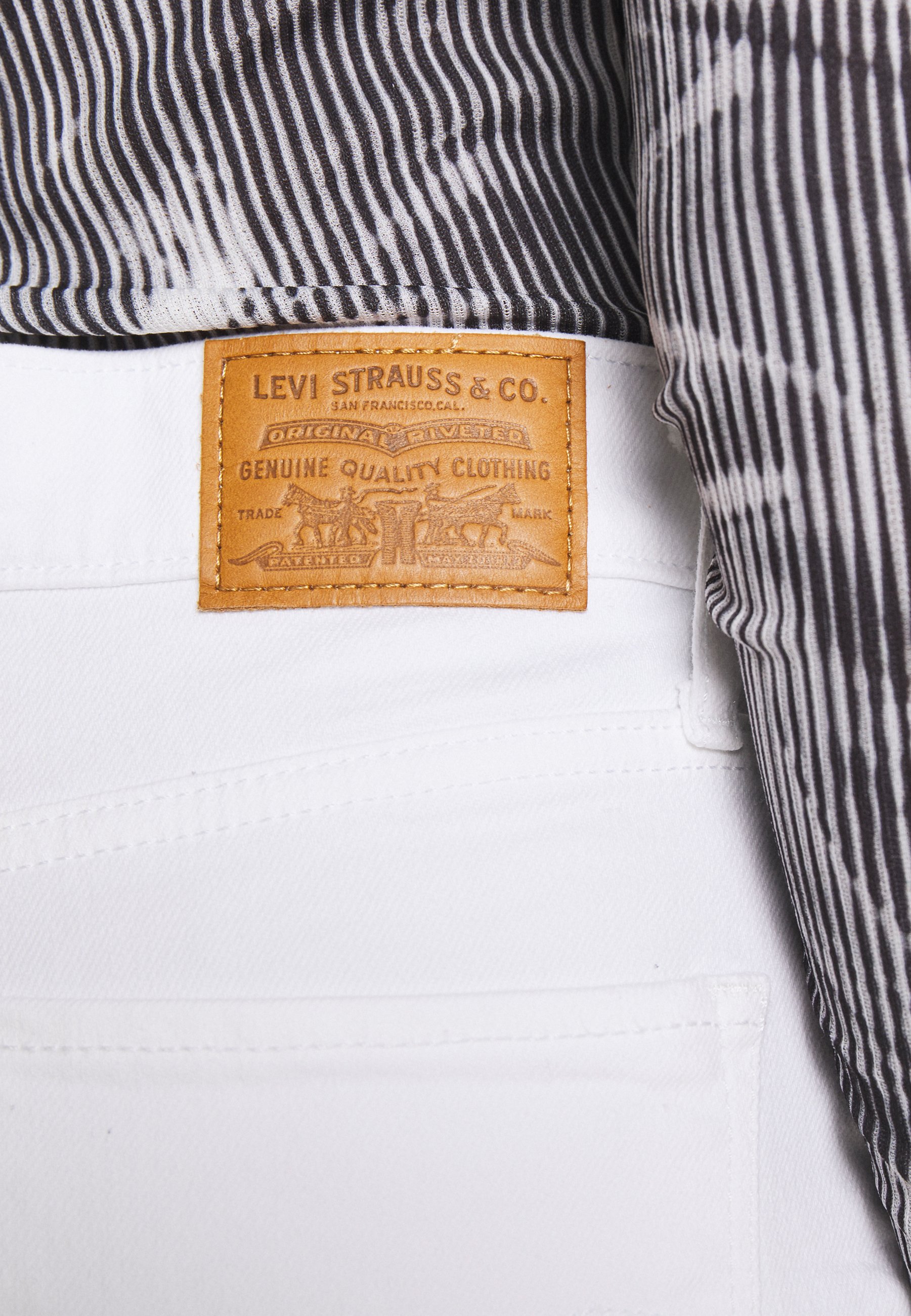 Levi's® 724 - Jeansy Slim Fit/biały denim - Zalando.pl