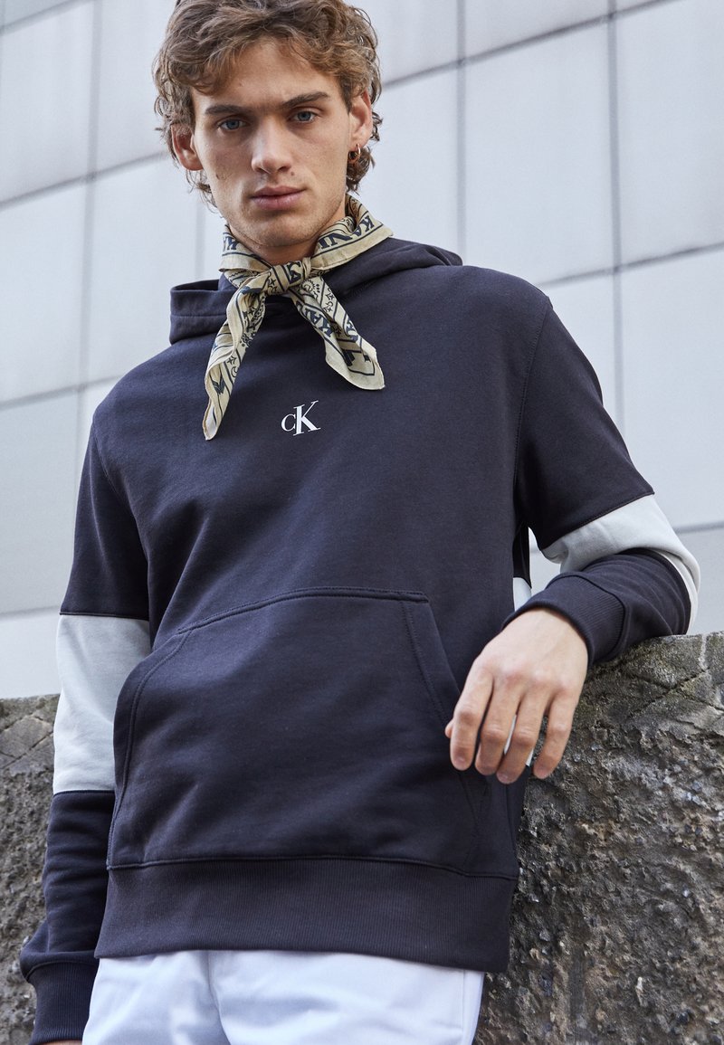 Calvin Klein Jeans HOODIE - Mikina s kapucí - black