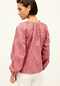 Next TIE NECK FLORAL-REGULAR FIT - Blūze - blush pink