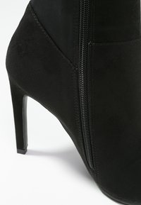 Even&Odd Botas de tacón - black