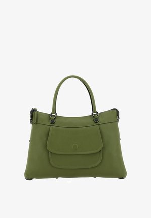 Borsa a tracolla in pelle verde con patta della tasca frontale, due manici superiori e dettagli in metallo color argento.